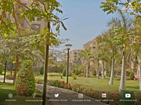 للبيع  كااش بمدينتى شقه ارضى 158م بحديقه 60م